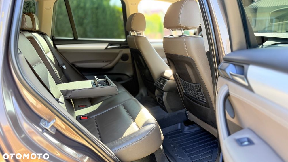 BMW X3 sDrive18d xLine - 24