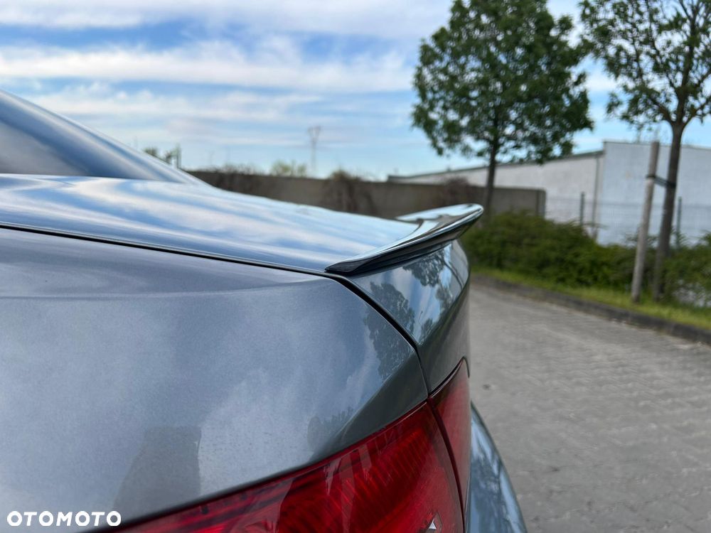 BMW Seria 3 330i xDrive - 22