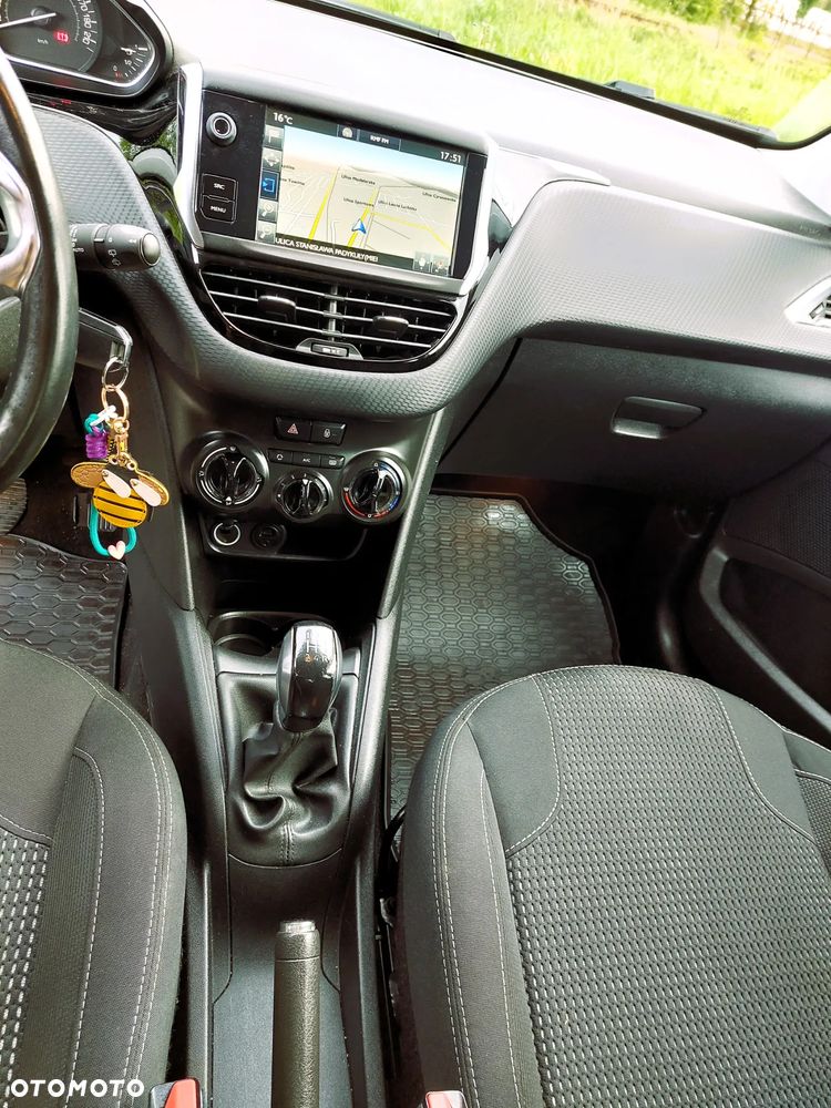 Peugeot 208 PureTech 82 Allure - 26