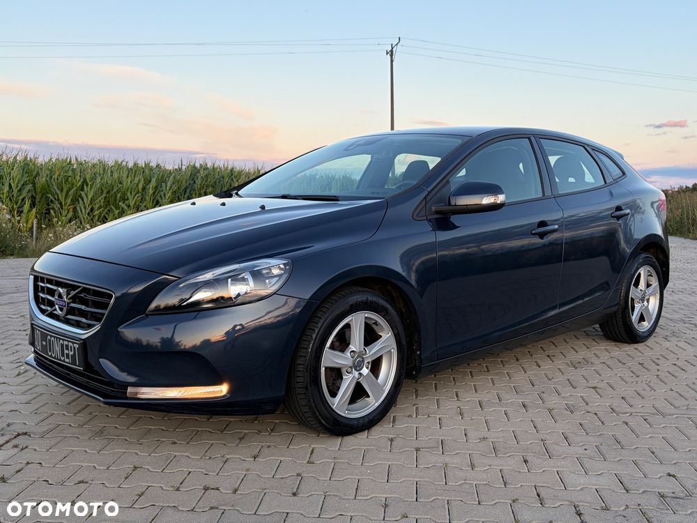 Volvo V40 D2 Momentum - 2