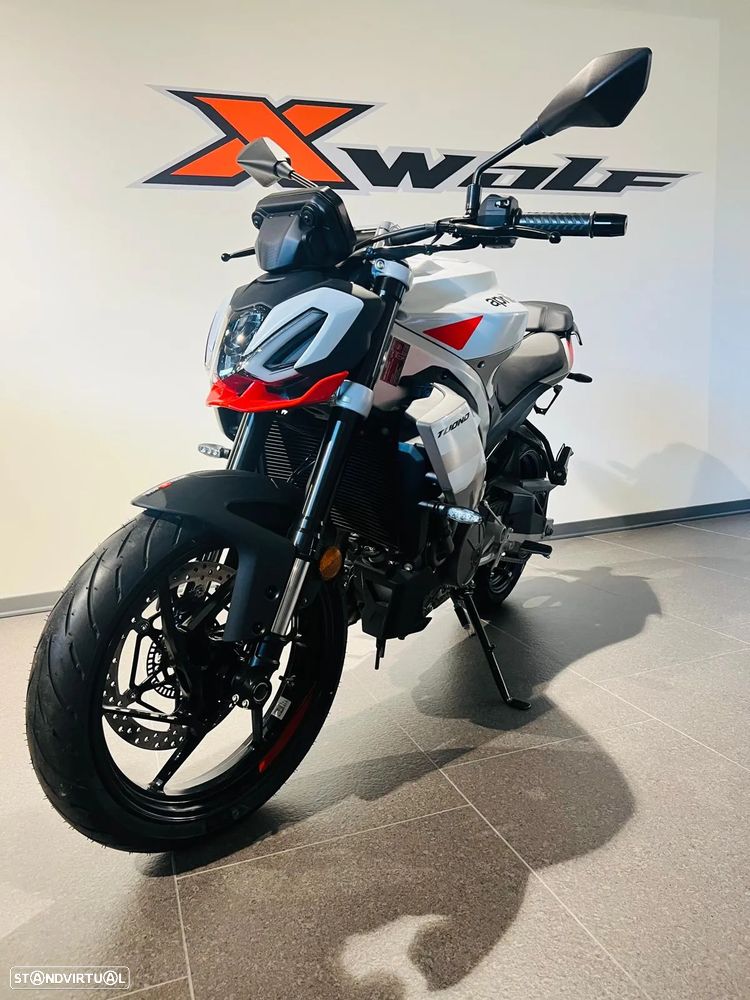 Aprilia Tuono 457 - 5