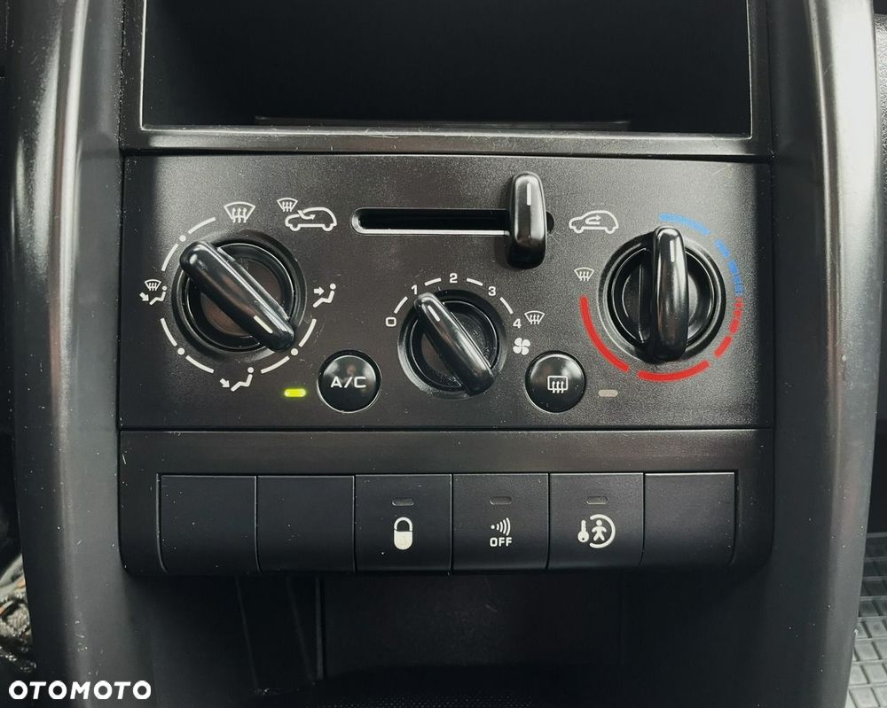 Peugeot 207 - 18
