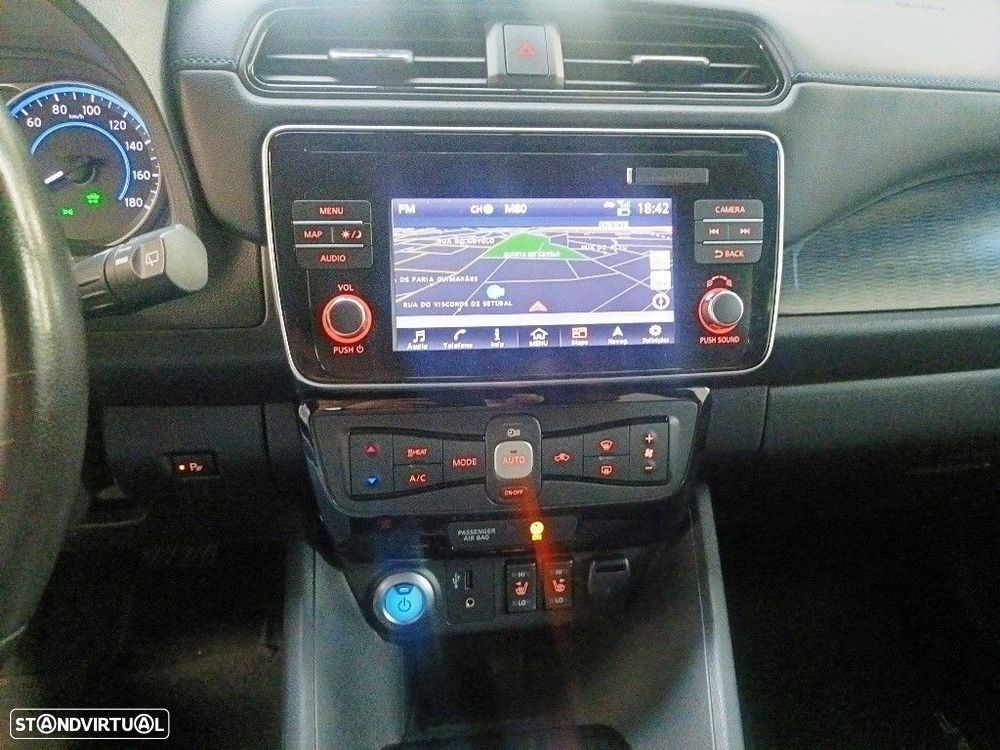 Nissan Leaf N-Connecta - 9