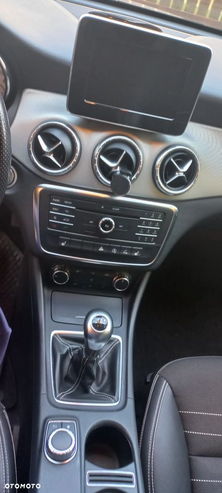 Mercedes-Benz CLA 200 (CDI) d - 9
