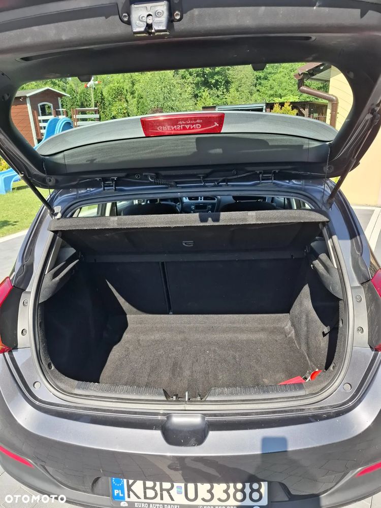 Kia Ceed - 10