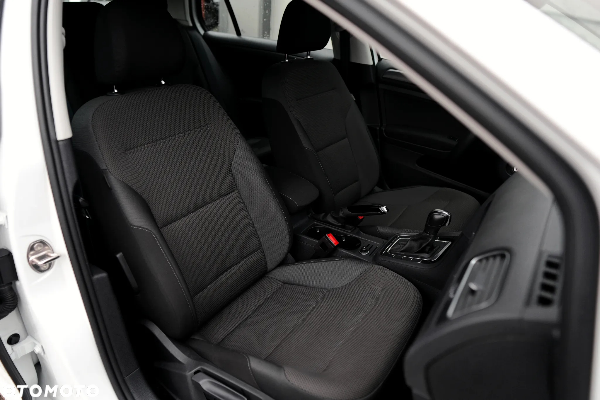 Volkswagen Golf - 18