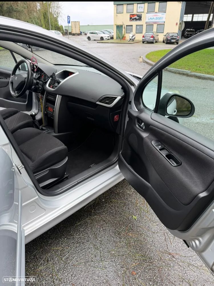 Peugeot 207 1.4 HDi Urban - 6