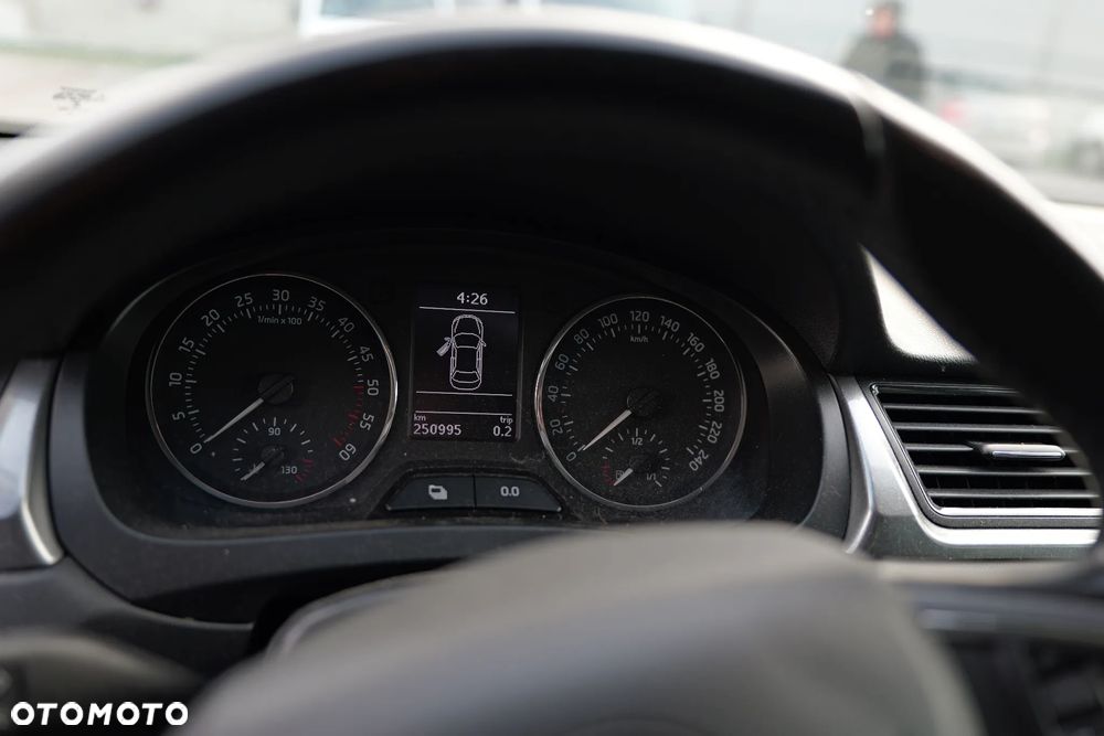 Skoda Rapid 2014 photo 5
