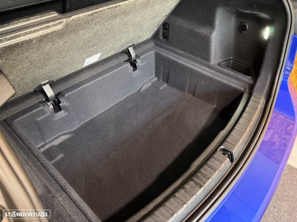 BMW 218 Active Tourer i Pack M Auto - 36