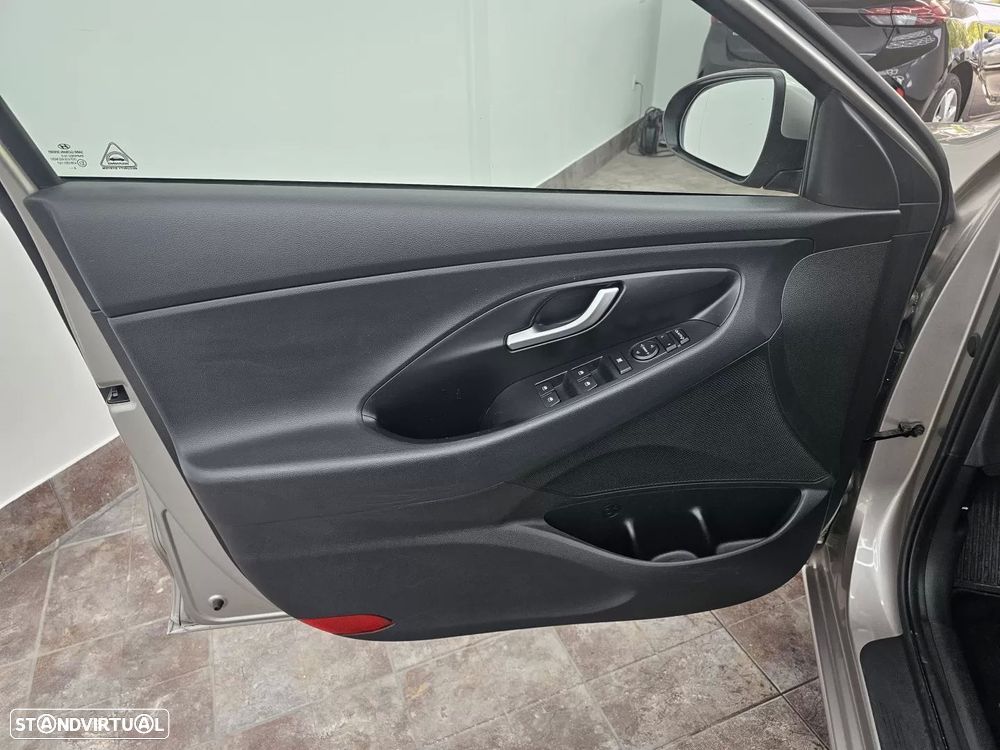Hyundai i30 1.0 T-GDI Style — fotografia 11