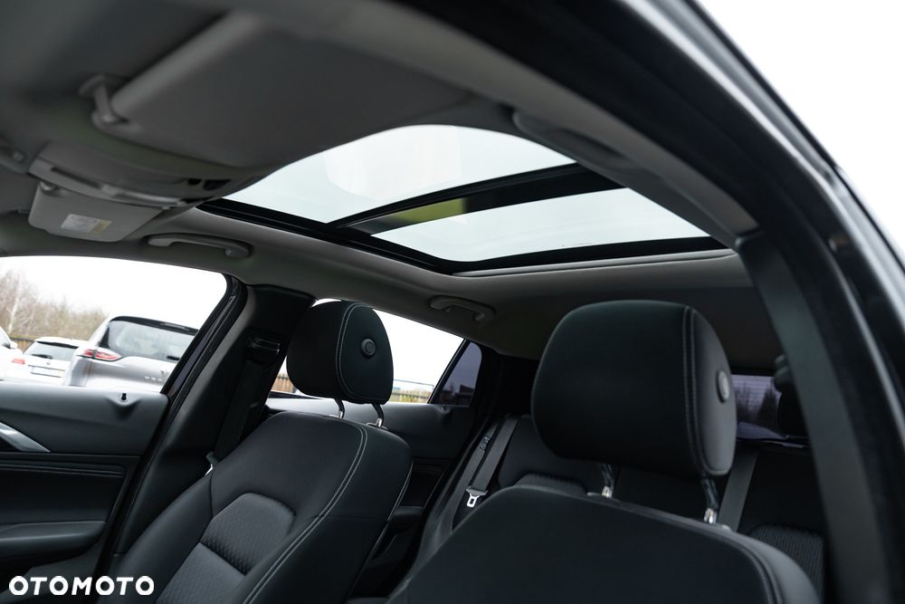 Infiniti Q30 2.2d DCT AWD Sport - 28