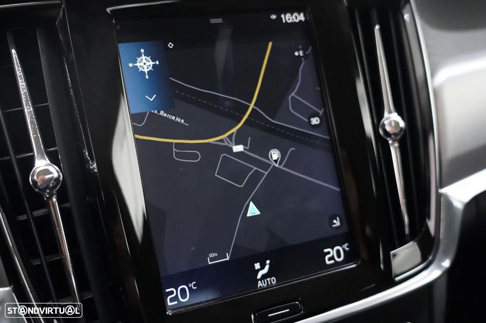 Volvo V90 2.0 T8 Momentum Plus AWD Geartronic - 12