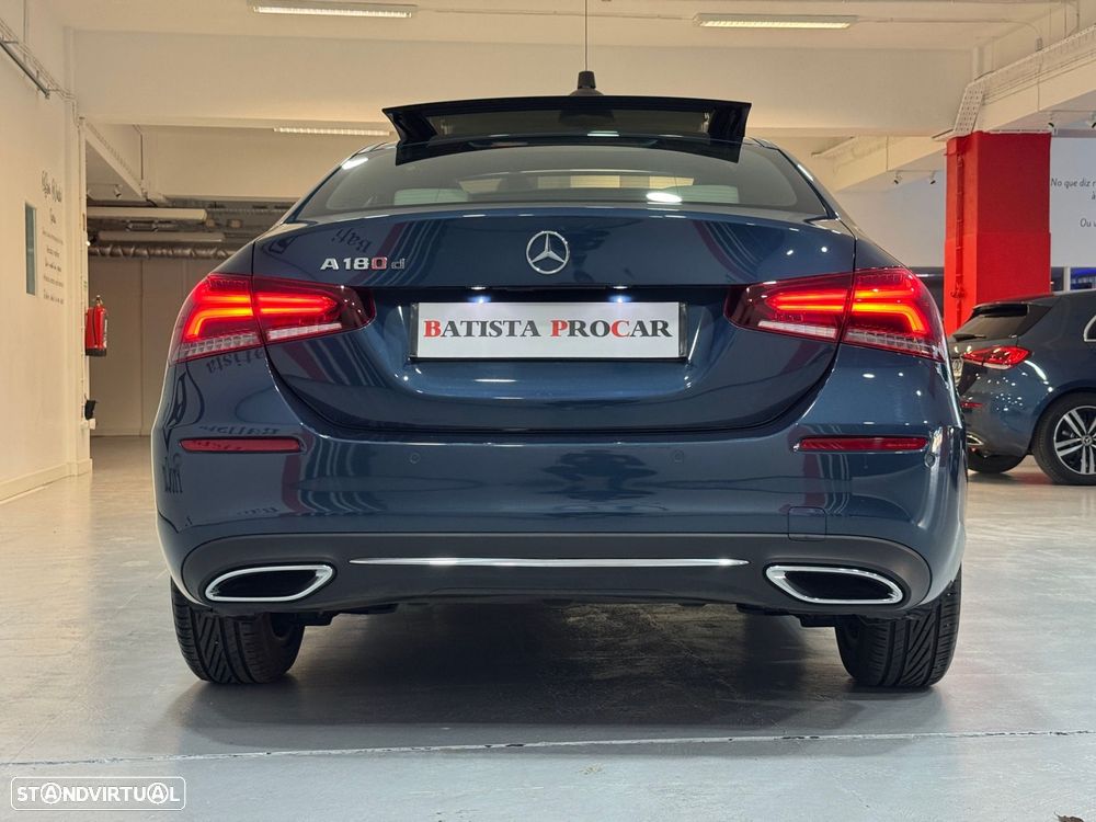 Mercedes-Benz A 180 Limousine d Business Solutions - 17