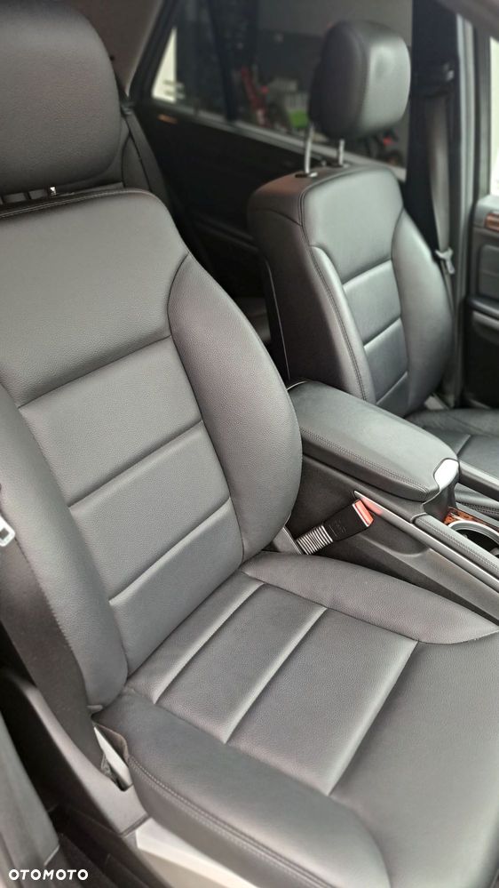 Mercedes-Benz ML 350 4-Matic - 21