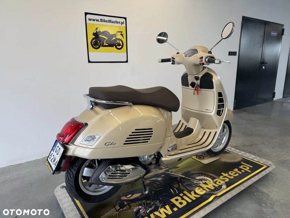 Vespa GTS - 5