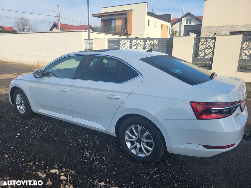 Skoda Superb 2.0 TDI DSG Style - 9