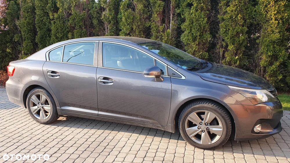 Toyota Avensis 2.0 D-4D Premium - 2