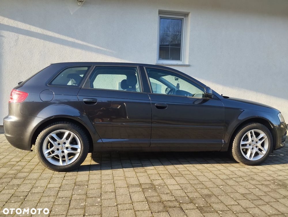 Audi A3 Sportback 1.6 Ambiente - 6