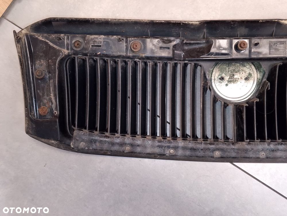 Skoda Superb I Grill / Atrapa Grilla / atrapa przednia / grill przedni / osłona chłodnicy | Przedlift | Lakier 9910 LF9R LC9Z 1Z1Z - 4