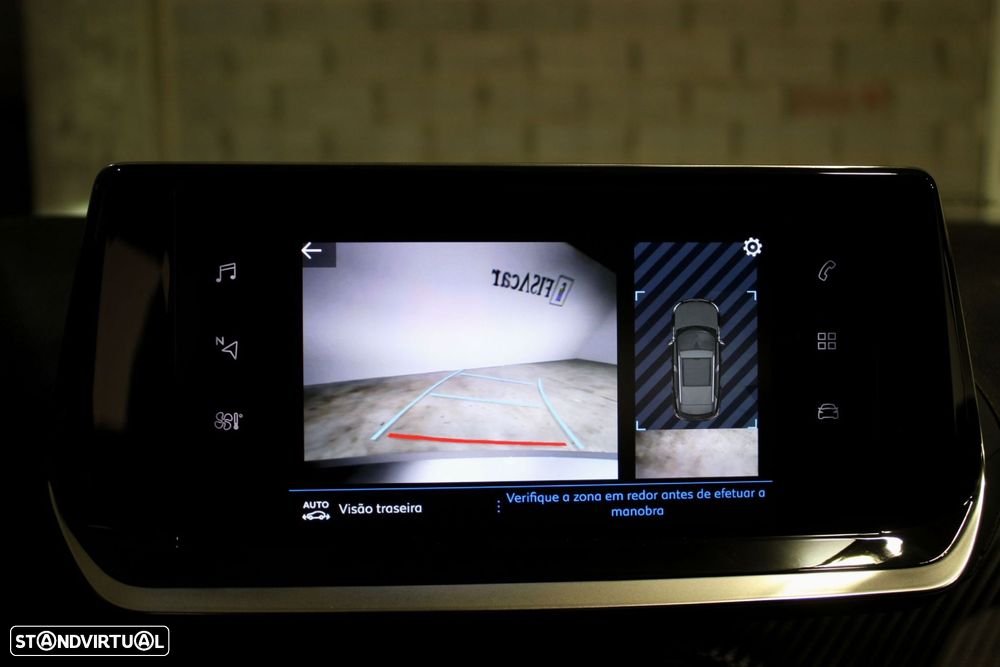 Peugeot 2008 1.5 BlueHDi Allure Pack EAT8 - 29