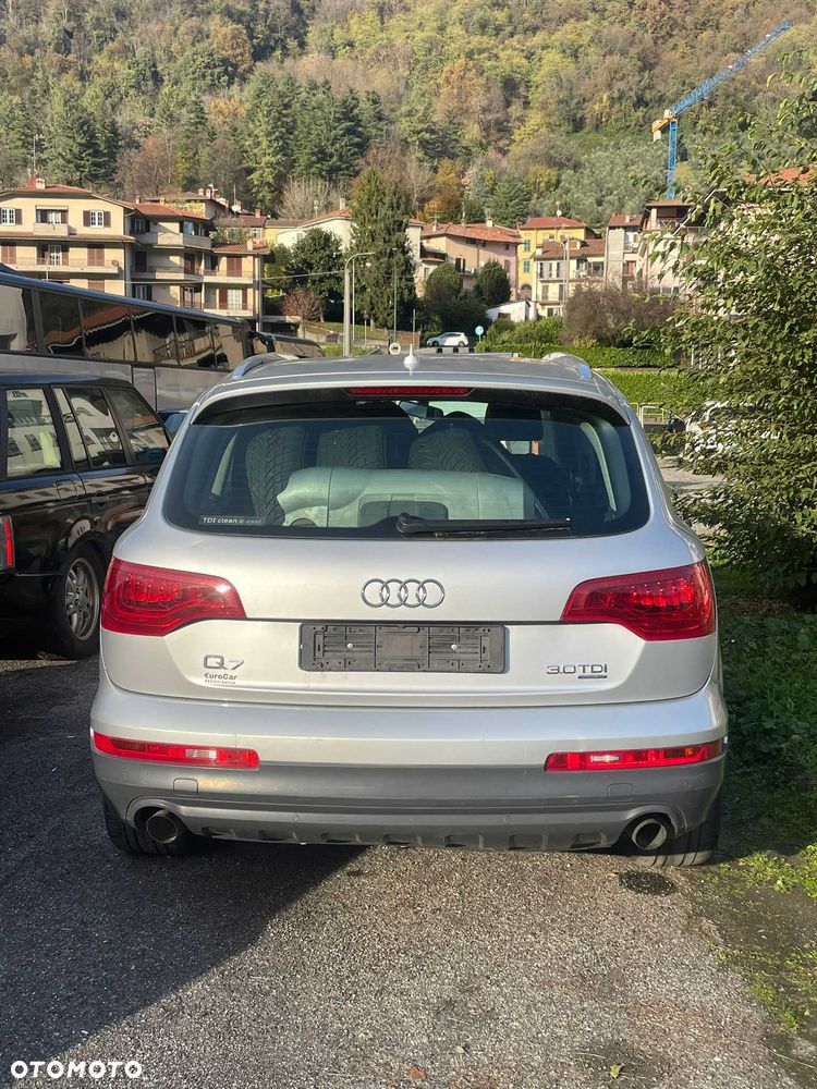 Audi Q7 - 7