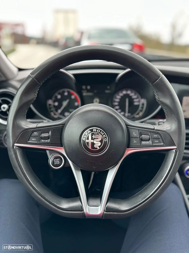 Alfa Romeo Giulia 2.2 D Super AT8 - 10