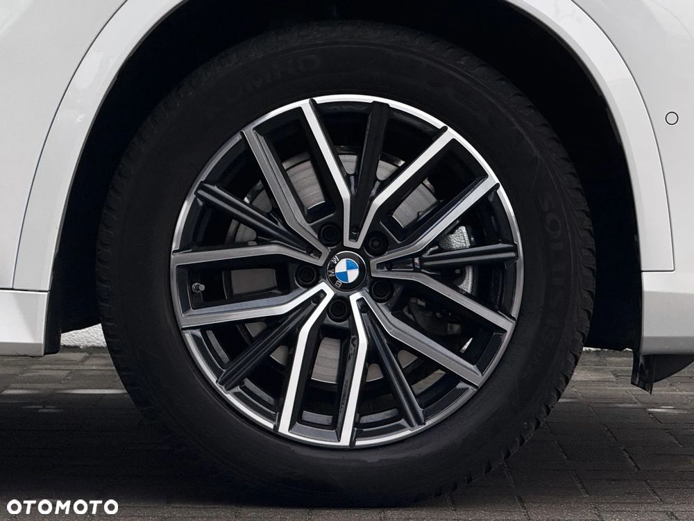 BMW X1 sDrive20i - 11