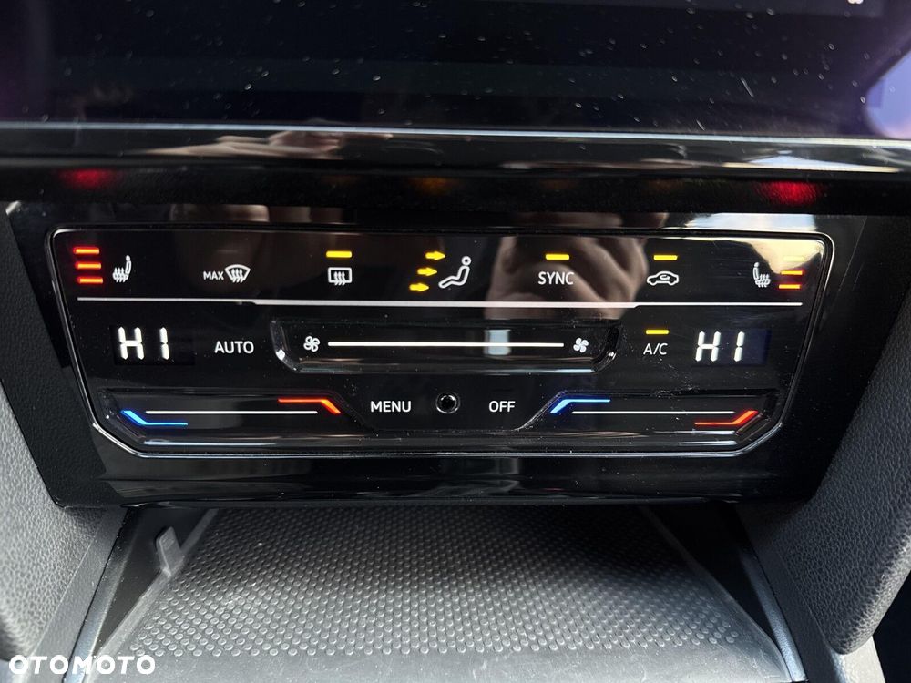 Volkswagen Passat Variant 2.0 TDI SCR Elegance DSG - 25