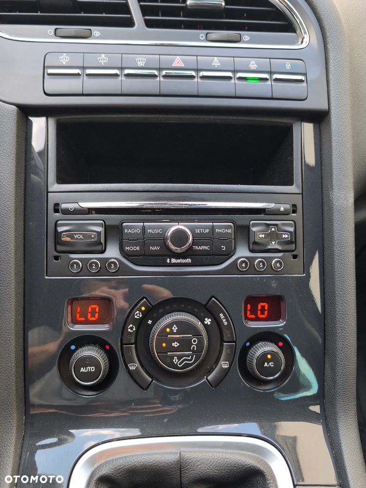 Peugeot 5008 HDI 150 Allure - 28