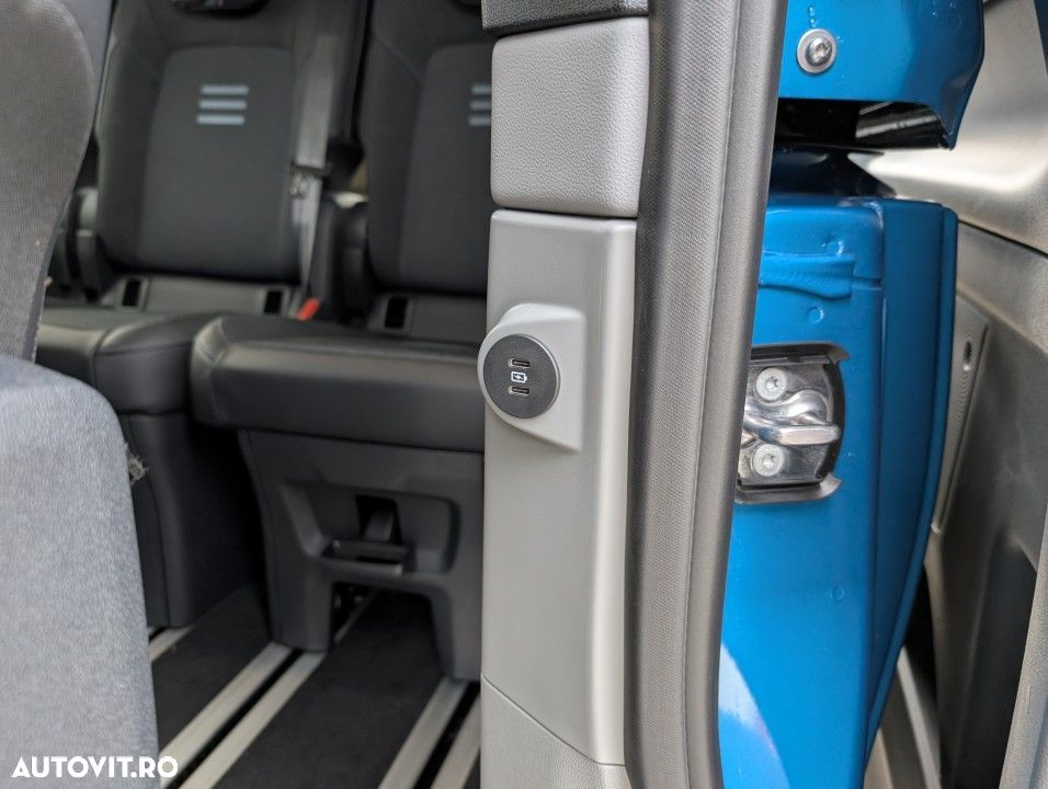 Ford Tourneo Custom - 21
