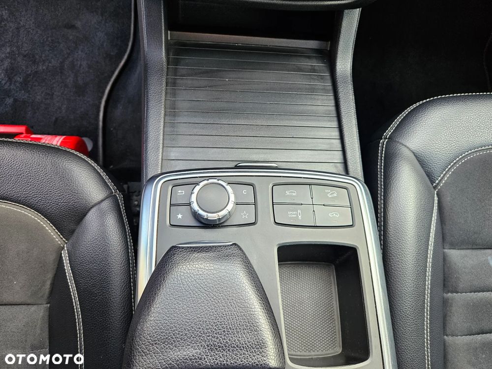Mercedes-Benz ML 350 BlueTec 4-Matic - 24