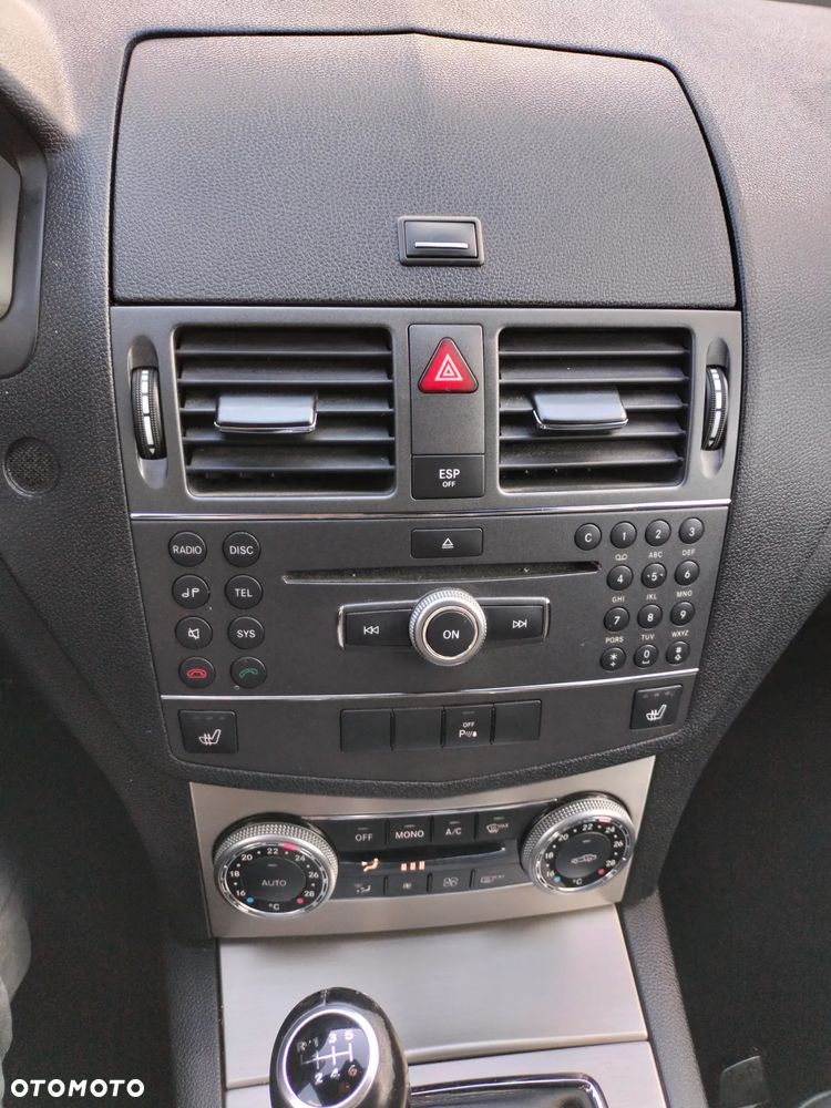 Mercedes-Benz Klasa C 180 Kompressor BlueEFFICIENCY Elegance - 16