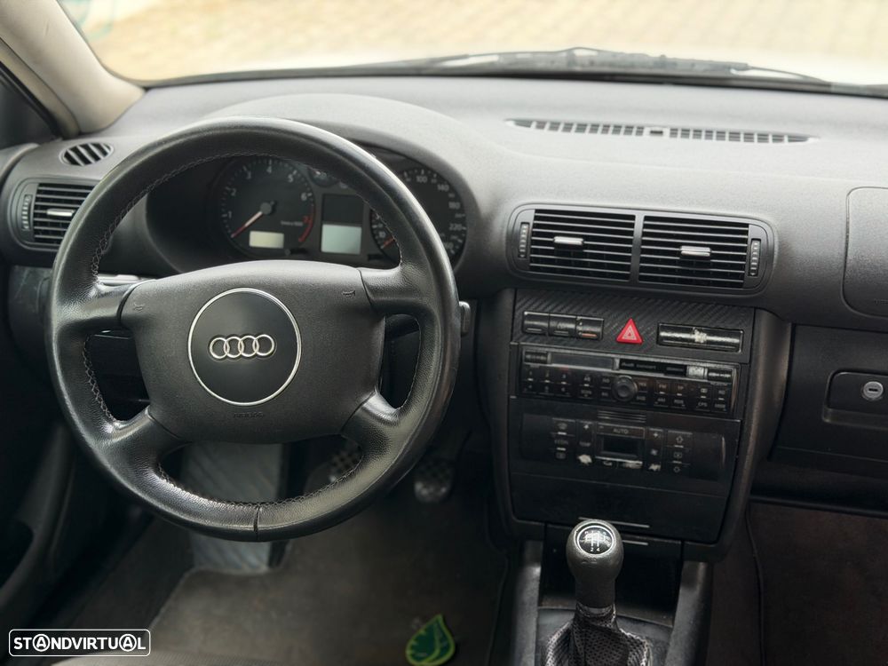 Audi A3 1.6 Attraction - 13