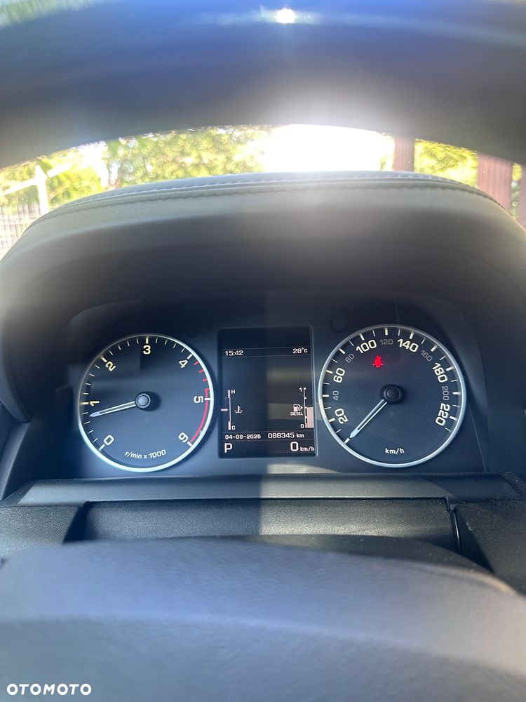 Land Rover Discovery 3.0 SD V6 HSE - 10