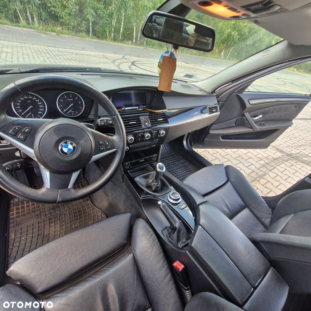 BMW Seria 5 525i - 9