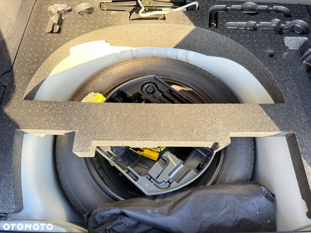 Peugeot 2008 1.2 Pure Tech Allure S&S - 15