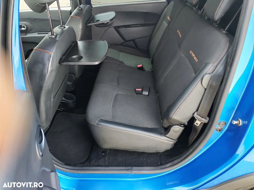 Dacia Lodgy dCi 110 Stepway Celebration - 11