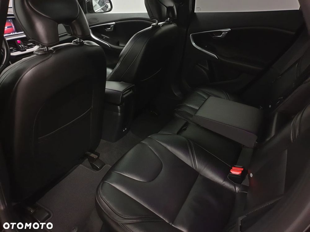 Volvo V40 D4 Inscription - 39