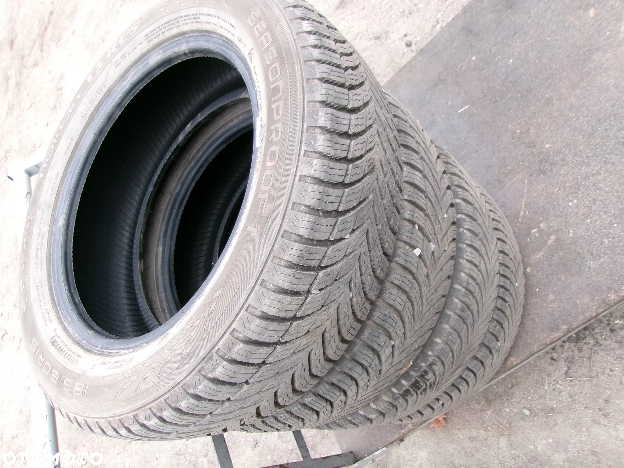 OPONY ZIMOWE NOKIAN 185/60/15  4SZT - 2