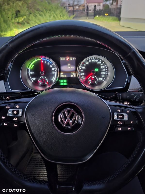 Volkswagen Passat - 8