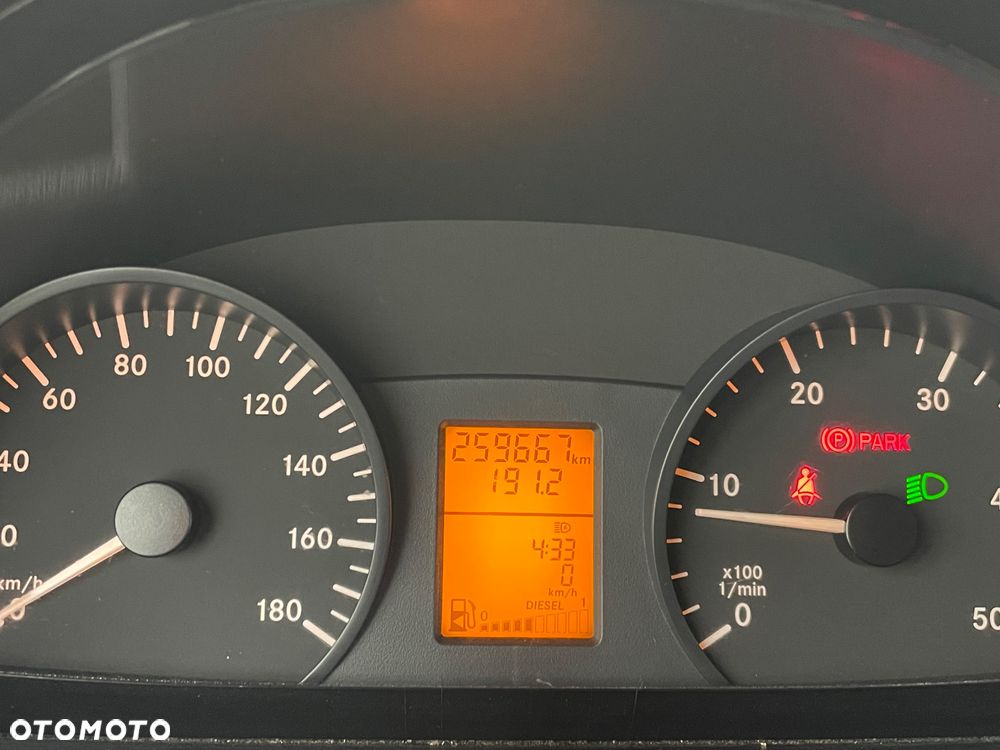 Mercedes-Benz Spriter - 9