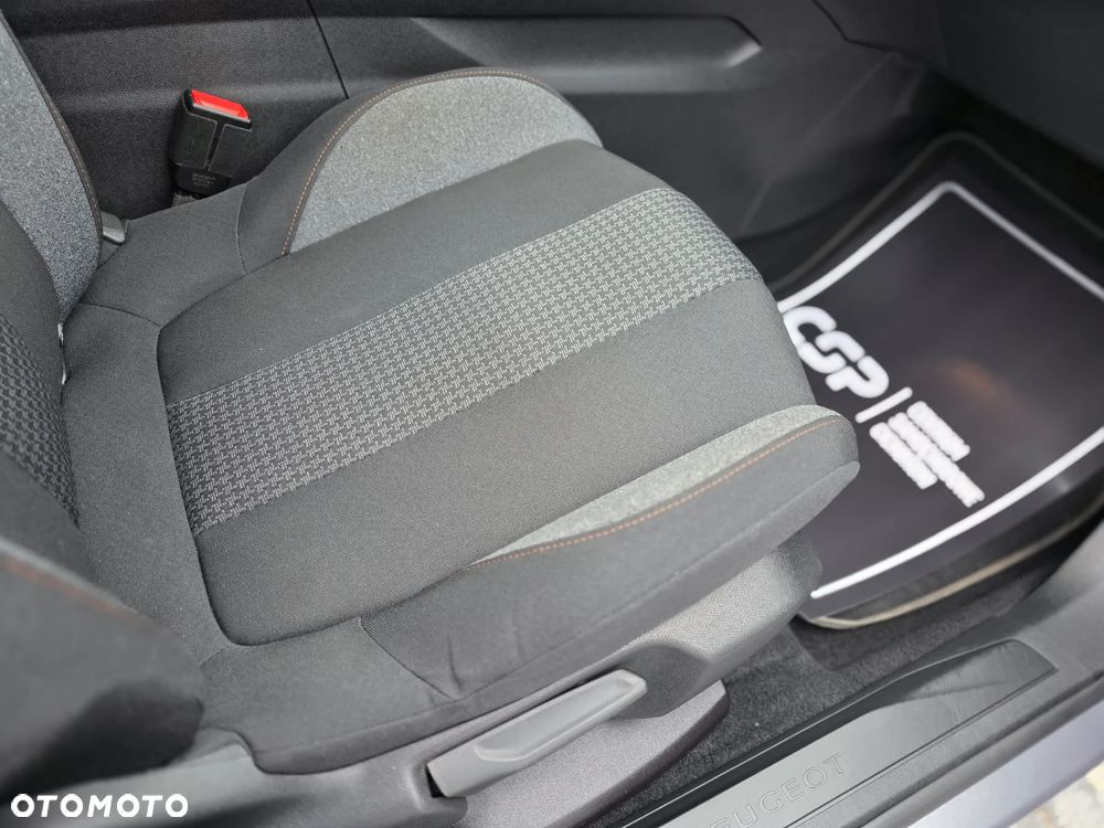 Peugeot 3008 1.5 BlueHDi Allure Pack S&S - 33