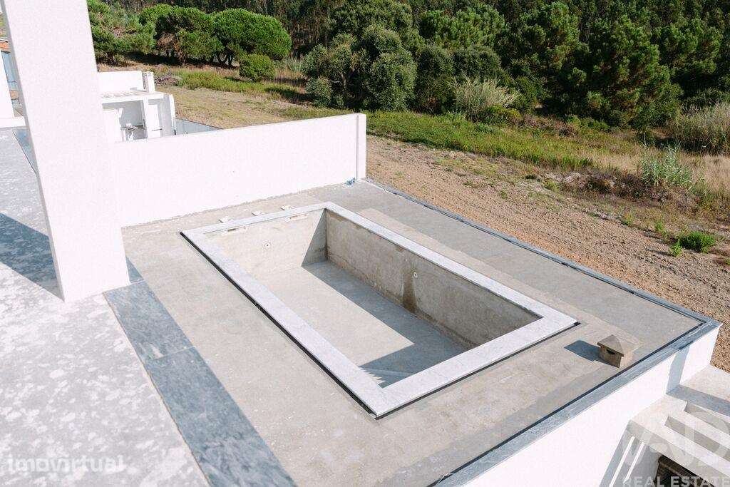 Casa / Villa T4 em Atouguia da Baleia de 300,00 m2 - Grande imagem: 3/15