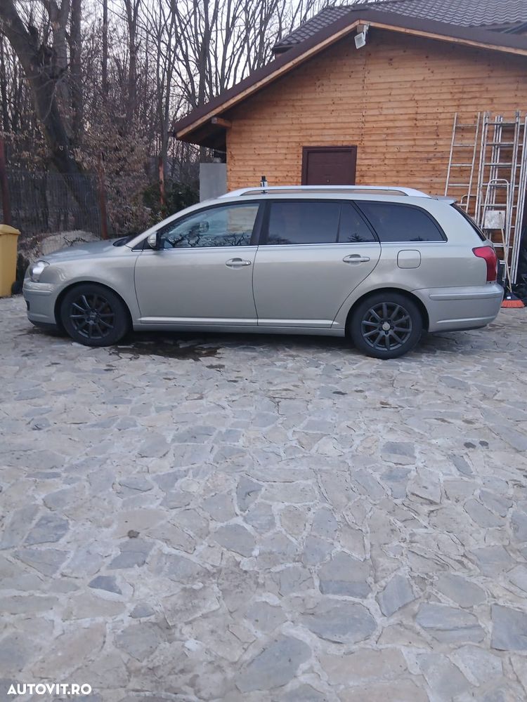 Toyota Avensis - 6