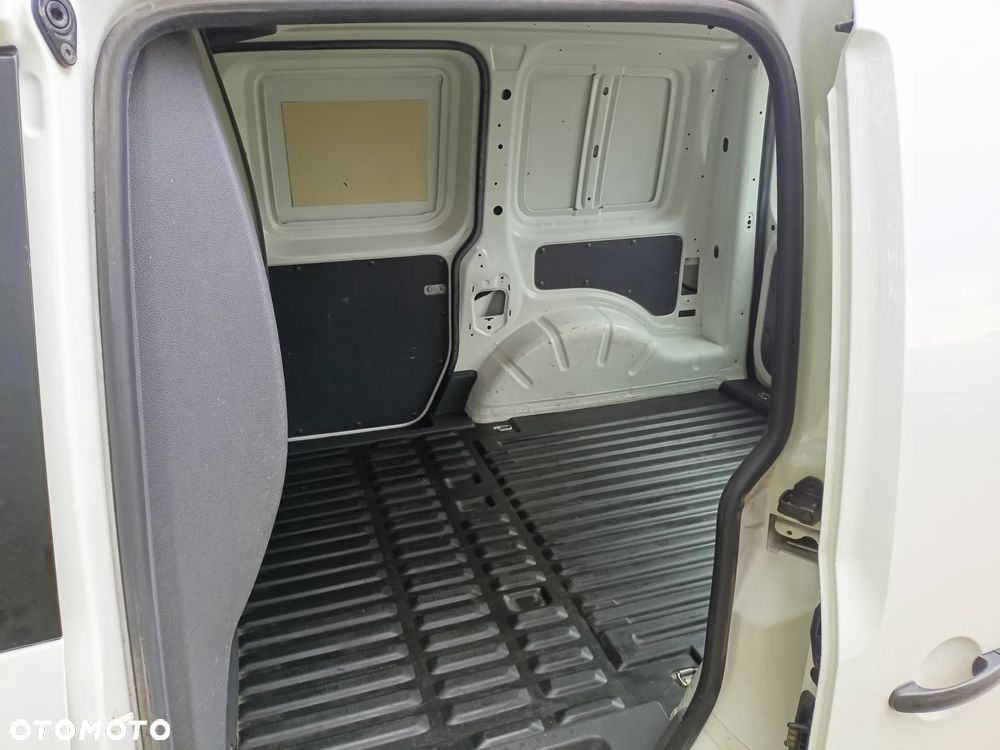 Volkswagen Caddy - 9