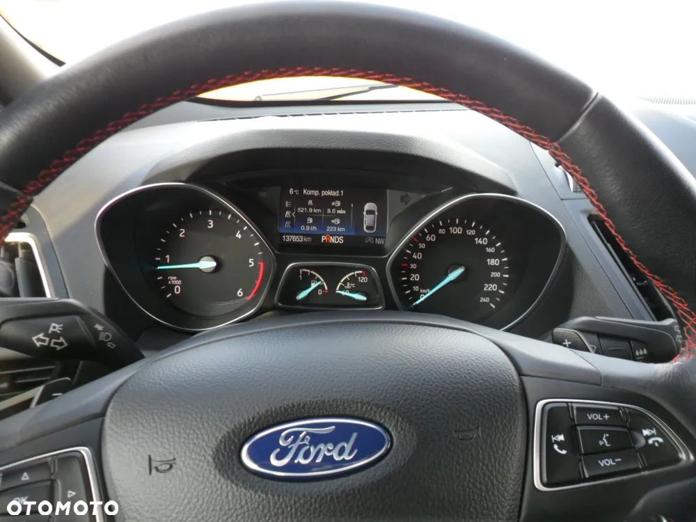 Ford Kuga 1.5 TDCi 2x4 ST-Line - 31