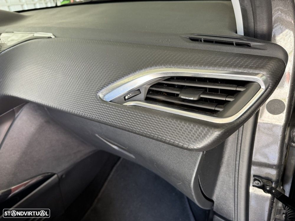 Peugeot 2008 1.2 PureTech Style - 20