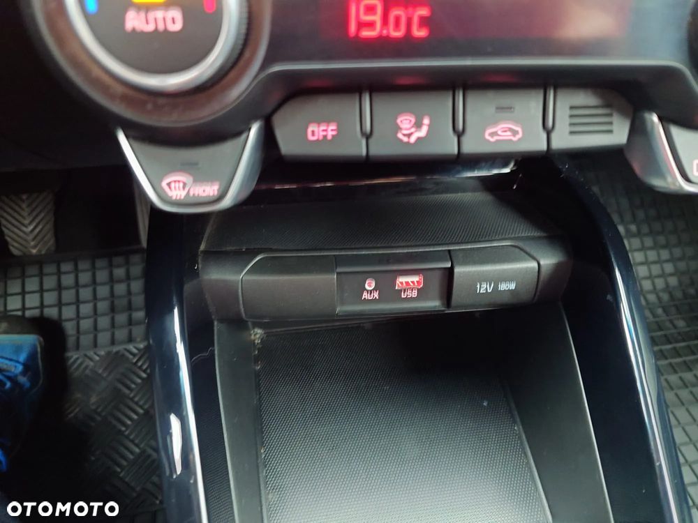 Kia Stonic 1.4 L - 14