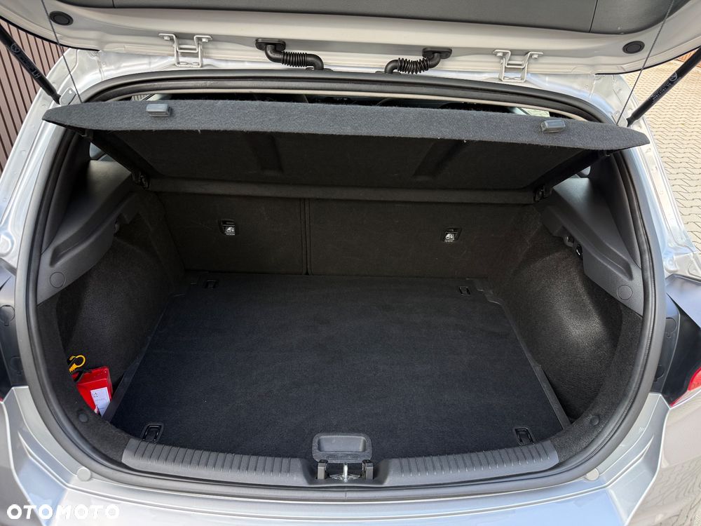 Hyundai i30 1.5 DPI Classic + - 9
