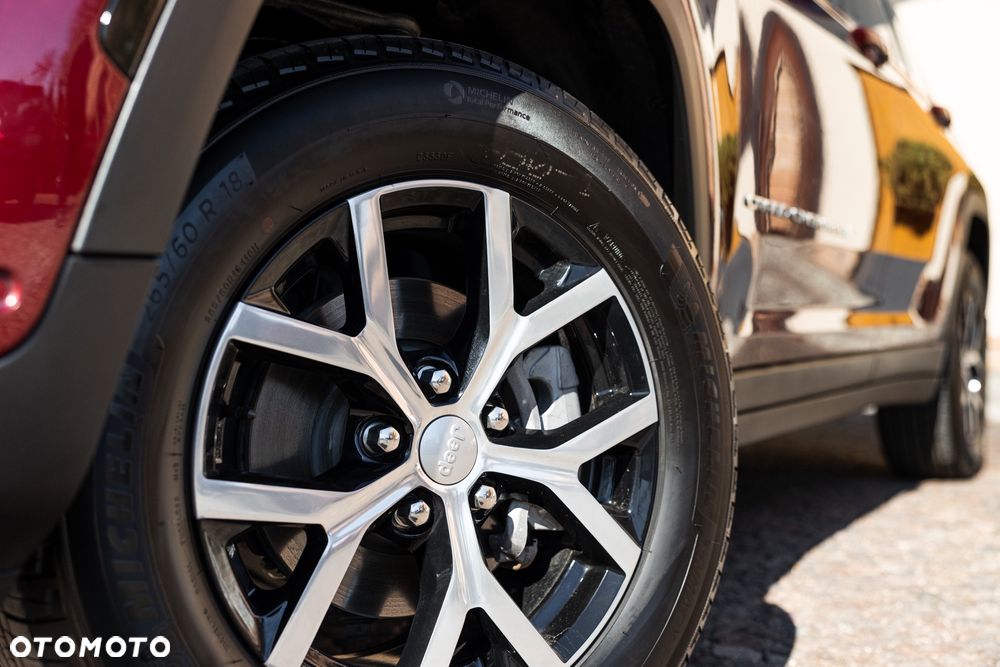 Jeep Grand Cherokee - 27